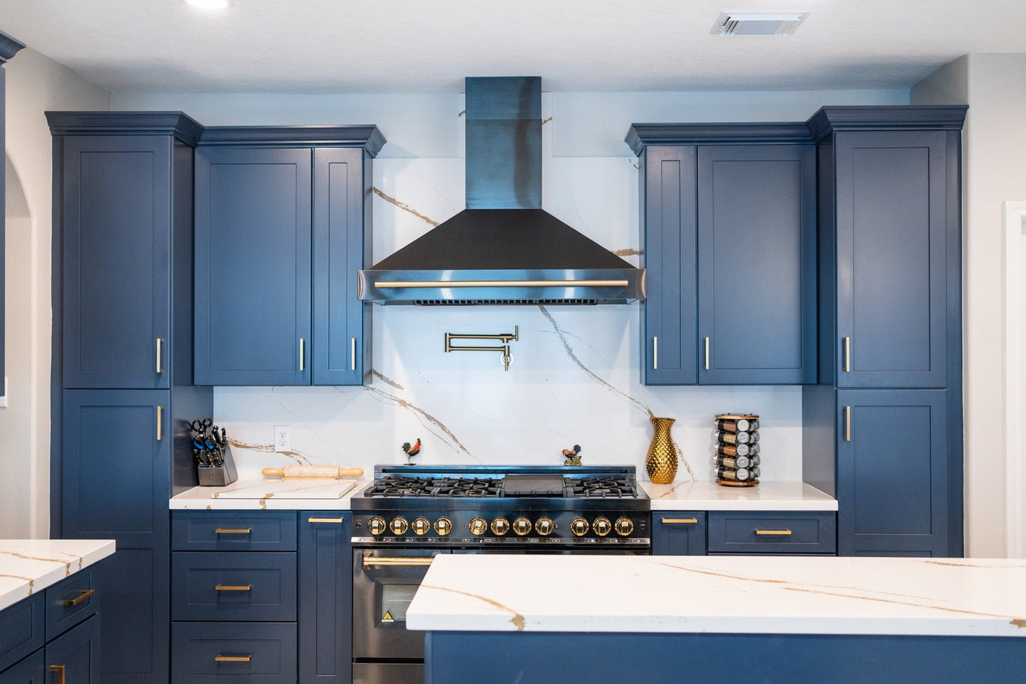 HB-DSB36: Indigo Blue Shaker 36" 1 Door 1 False Drawer Corner Sink Base Cabinet